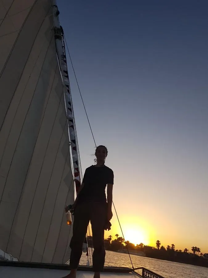 Nile Sunrise Felucca Boat Private Rental Luxor Úszó hotel