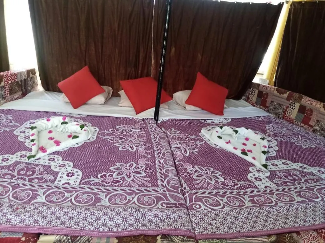Úszó hotel Nile Sunrise Felucca Boat Private Rental Luxor Egyiptom