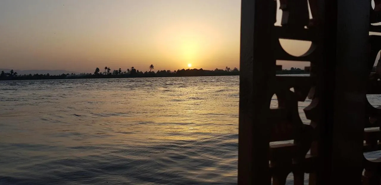 Nile Sunrise Felucca Boat Private Rental Luxor Egyiptom