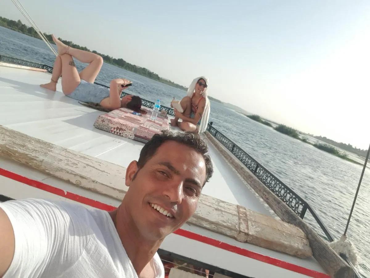 Nile Sunrise Felucca Boat Private Rental Luxor Egyiptom
