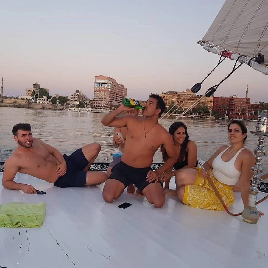 Úszó hotel Nile Sunrise Felucca Boat Private Rental Luxor