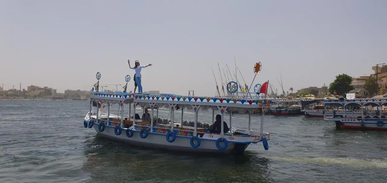 Úszó hotel Nile Sunrise Felucca Boat Private Rental Luxor